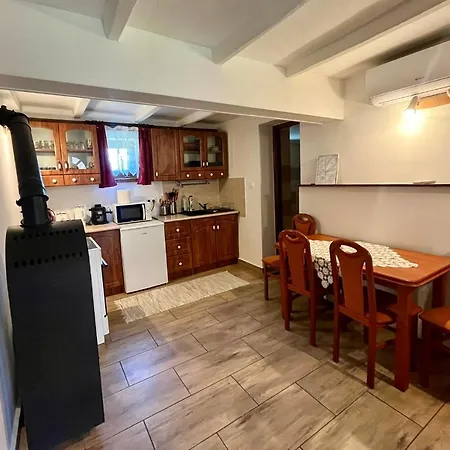 Alfoeldi Vendeghaz -