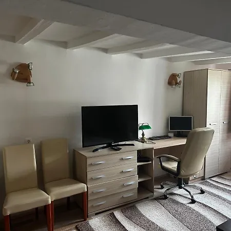 Alfoeldi Vendeghaz - Apartment Devavanya